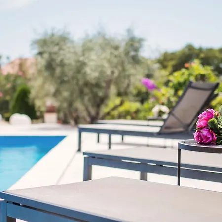 Marina Di Portapisana Luxury Private Krk Town