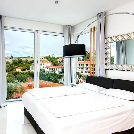 Marina Di Portapisana Luxury Private קרק