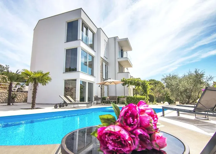 Marina Di Portapisana Luxury Private Krk Town