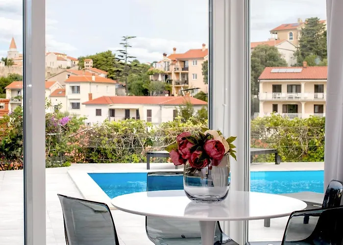 Marina Di Portapisana Luxury Private Krk Town