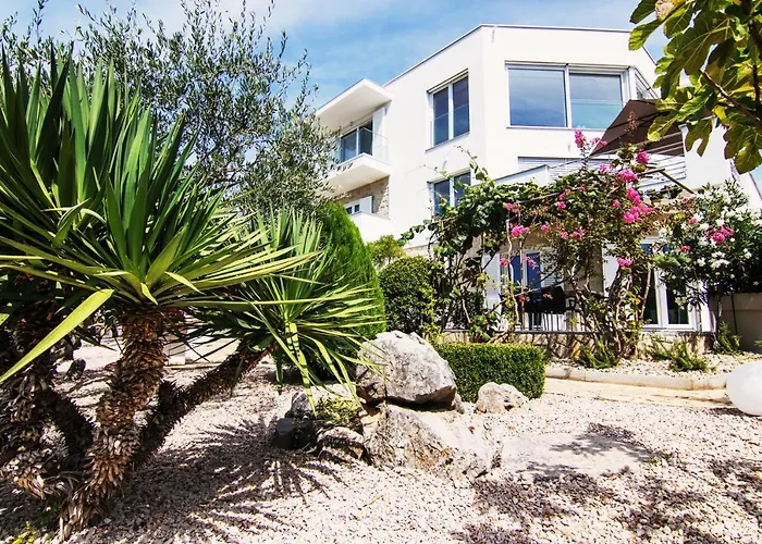 Marina Di Portapisana Luxury Private Krk Town