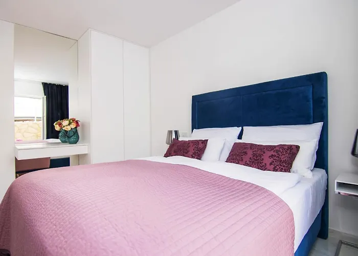 Marina Di Portapisana Luxury Private * Krk Town